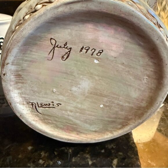 Vintage Ceramic Pitcher With Embossed Cherub & Nature Design Signed By P. Lewis - Picture 5 of 6